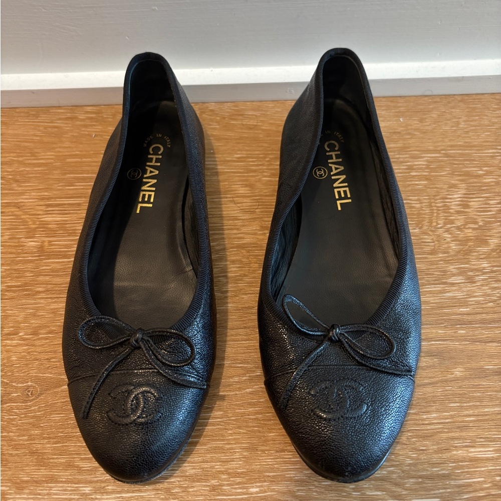 Chanel Black Leather Classic Ballet Flats
